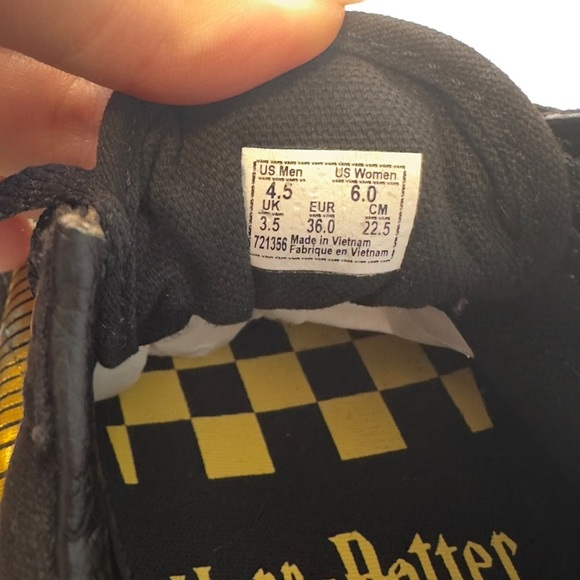 Limited edition Vans x Harry Potter “Golden Snitch” Sneakers – Size US Women’s 6 - Picture 9 of 10